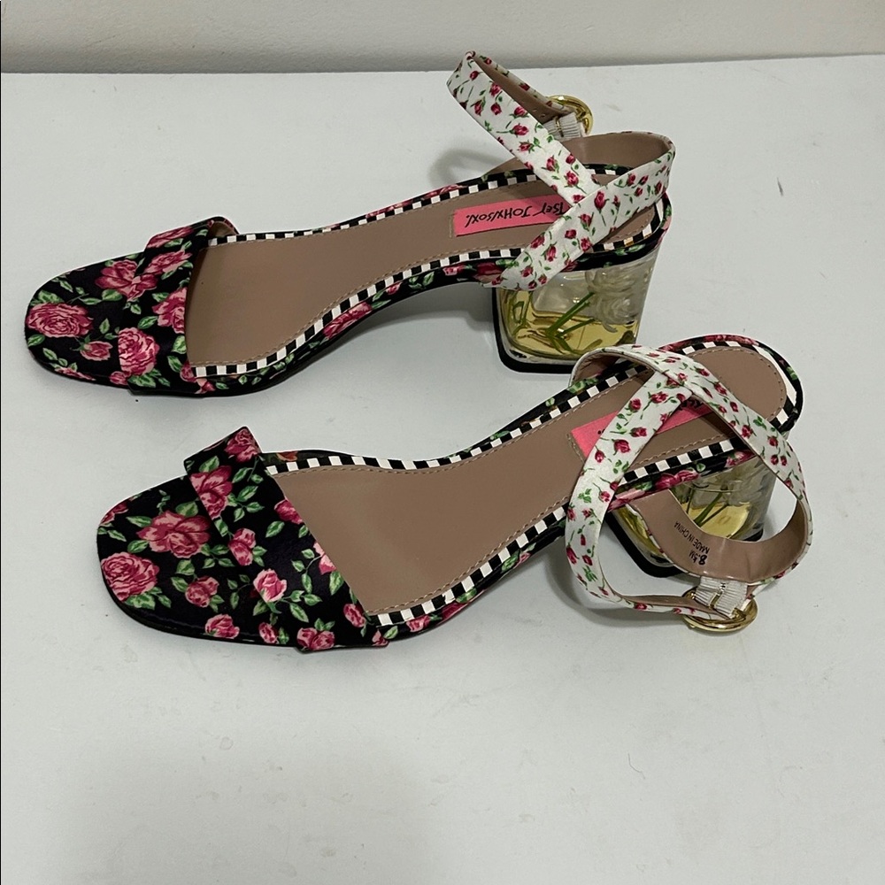 Betsey Johnson Black and Pink Floral Sandals Worn once - Picture 3 of 10